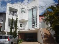 fachada casa sobrado, no bairro Aruã, na cidade de Mogi das Cruzes fachada casa Aruã